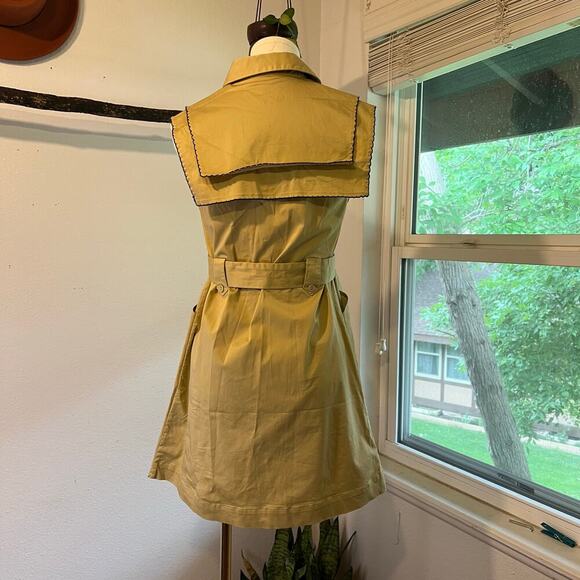 Lyn Around Yellow Tan Large Collared Sleeveless Tiger Embroidered Dress Size 4 - Picture 7 of 16